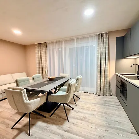 Gg 6 Apartment